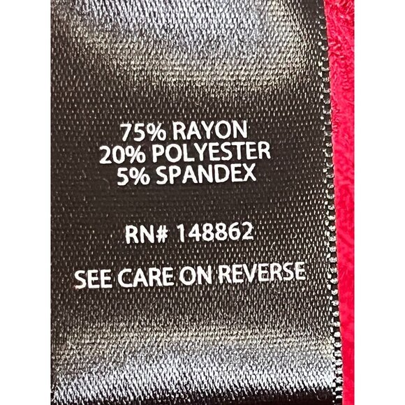 Torrid Henley Top M Red Ribbed Festive Classic Chic Holiday Neutral Minimalist - Picture 5 of 9